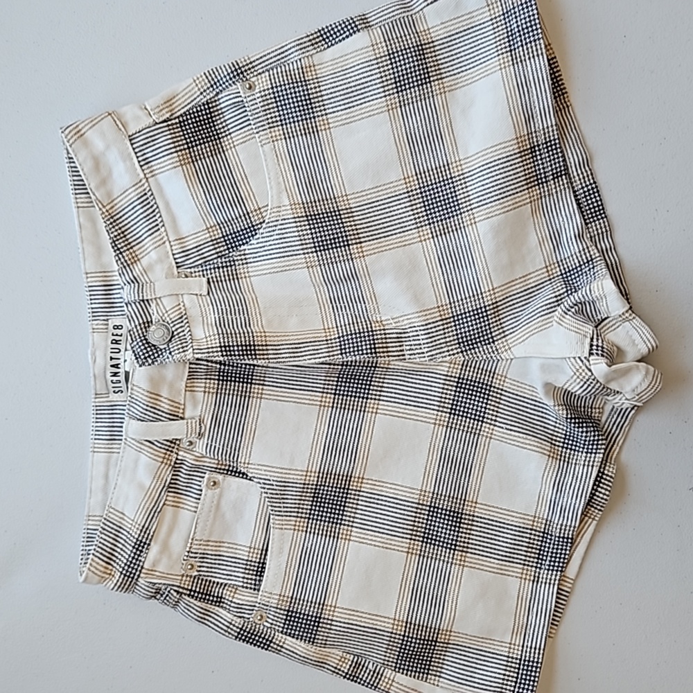 Signature 8 shorts NWT